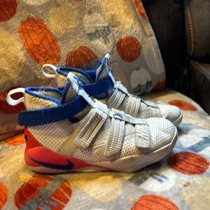 Nike Lebron Soldier 11